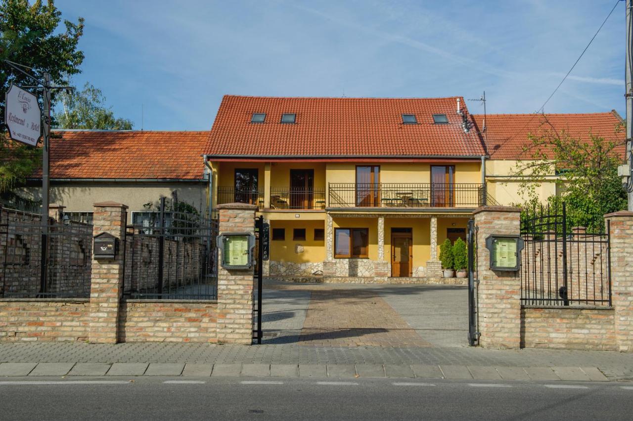 Penzion El Camino Štúrovo Kültér fotó